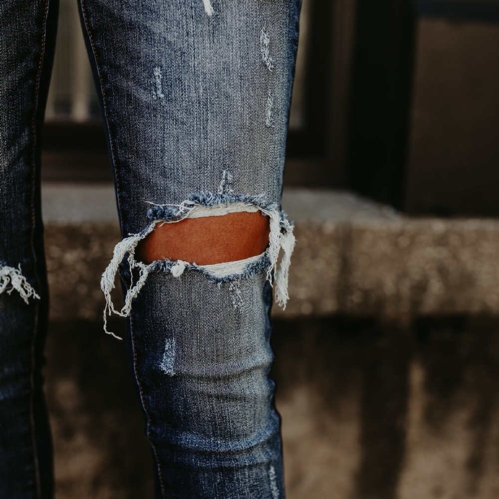 NWT Dark Rinse Ripped Skinny Stretch Jeans - Picture 6 of 7